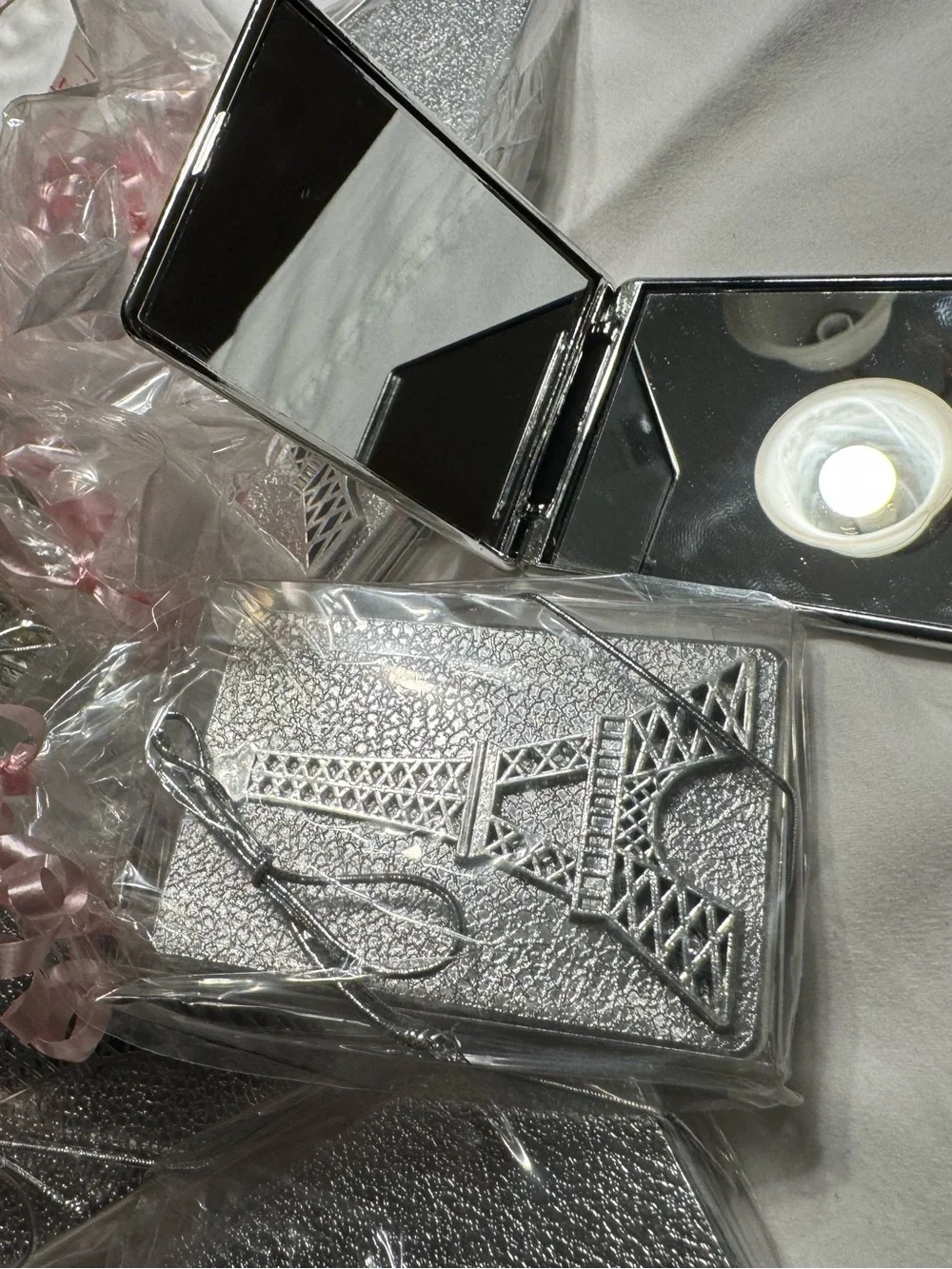 Silver Tone Eiffel Tower compact 2 sided mirror
